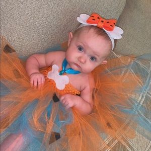 Pebbles flinstone baby girl 6-12m w bow